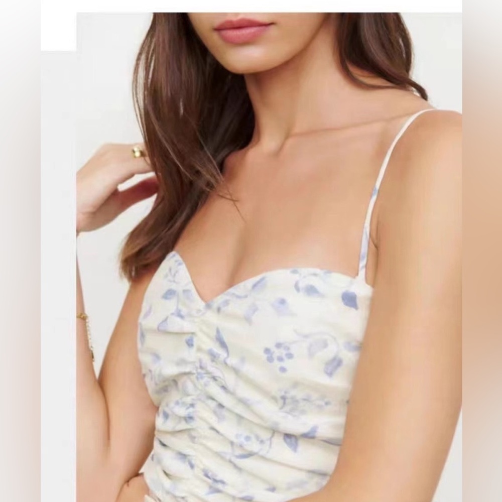 Brand new reformation fennel top - Picture 3 of 9